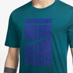 Nike Men's Seasonal Tennis Top (Bright Spruce) -Tennipro Store DD8404 367 PHSYM001 3144