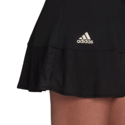 Adidas Women's Tennis Primeblue Aeroknit Match Skirt (Black) 12 Adidas Women's Tennis Primeblue Aeroknit Match Skirt (Black) -Tennipro Store H31425 APP on model detail 2 white