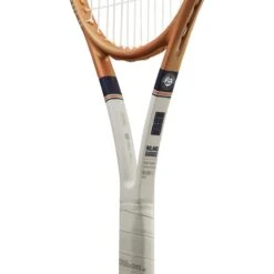 Wilson Blade 98 16x19 V7 Roland Garros 11 Wilson Blade 98 16x19 V7 Roland Garros -Tennipro Store WR068611U 5 Blade 98 16x19 Roland Garros OR BU GY.png.cq5dam.web .1200.1200