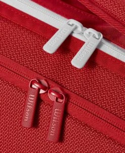 Wilson Super Tour 6 Pack 2025 Racquet Bag (Red) 15 Wilson Super Tour 6 Pack 2025 Racquet Bag (Red) -Tennipro Store cq5dam.web .1200.1200 85
