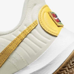 Nike Air Zoom GP Turbo Women's Tennis Shoe (White/Gold) -Tennipro Store nikecourt air zoom gp turbo womens hard court tennis shoes mVBZTQ 58855090 940d 43c0 8f51 4f922c2f4f86