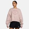 Nike Women's Phoenix Over-Oversized Crew Heritage II Freece (Silt Red) -Tennipro Store unnamed 4 546d8591 ca5d 48d1 8a87 6d403f53a28c